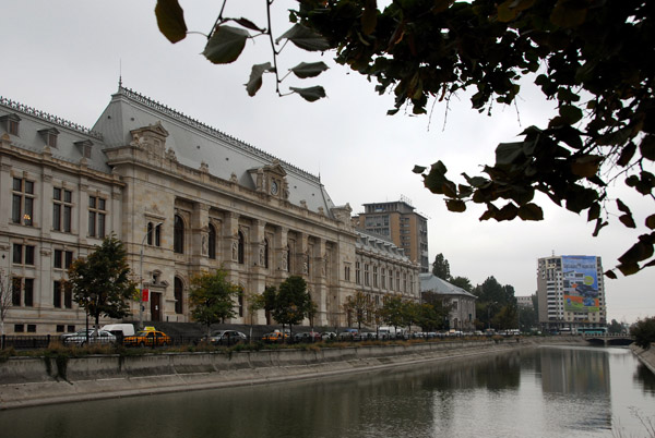 Romanian Palace of Justice, Dambovita River, Bucharest