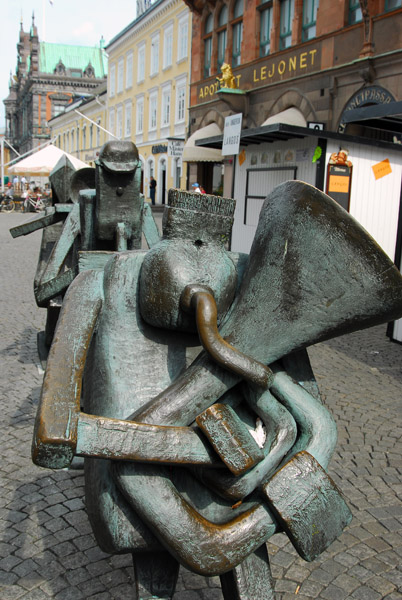 Stortorget - marching band sculpture