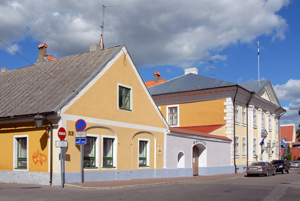 Prnu Town Hall, Uus tnav
