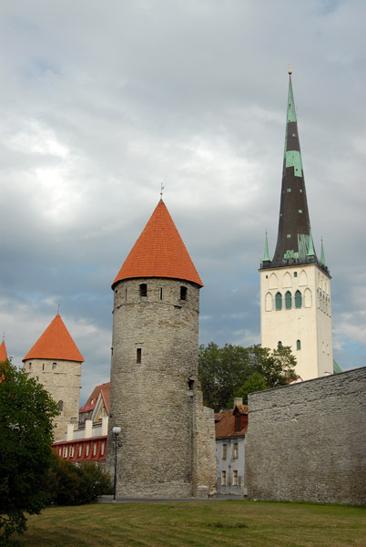 Tallinn city wall - Plate Tower, Eppingi Tower & St. Olaf's Church