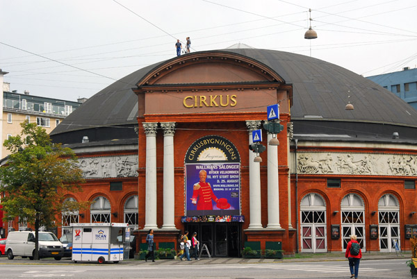 Wallmans Cirkusbygningen, Jernbanegade