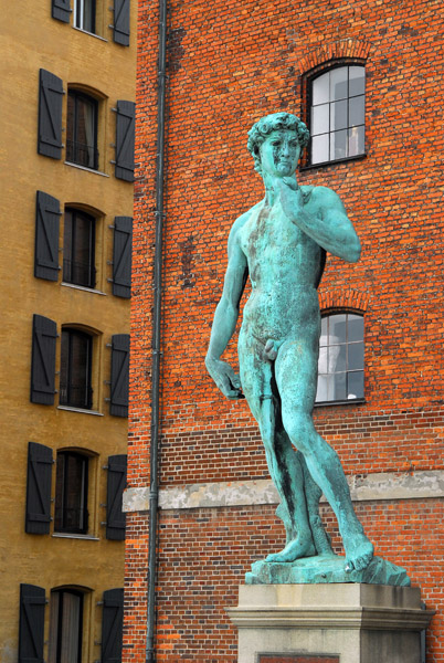 Bronze copy of Michaelangelo's David, Amaliehavn