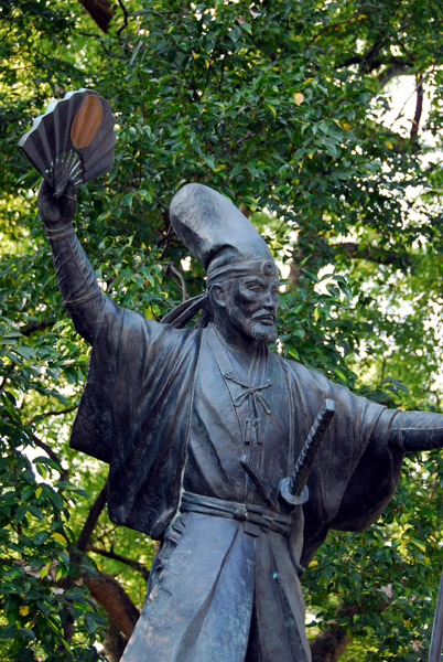 Kiyomasa Kato's Stone Pulling statue, Nagoya Castle