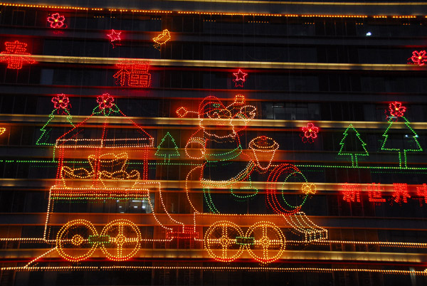 Christmas-style lights in March, Beijing