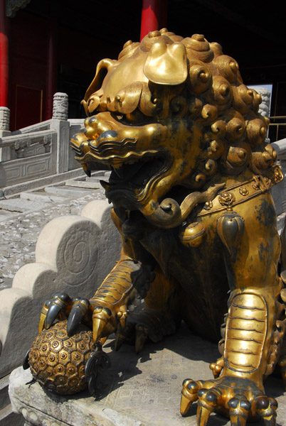 Lion guardian (male), Forbidden City
