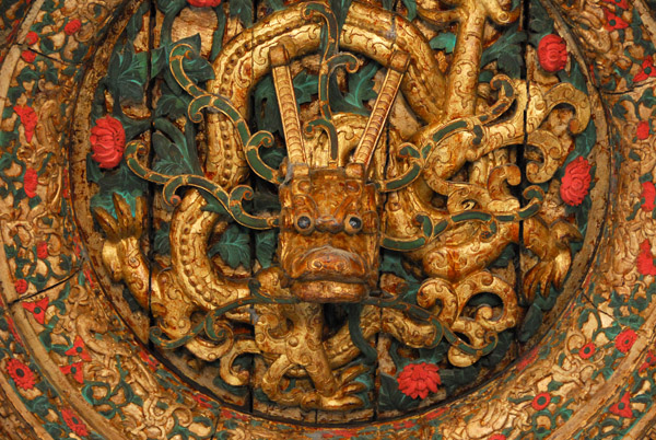 Dragon on the ceiling of the Thousand Autumns Pavilion