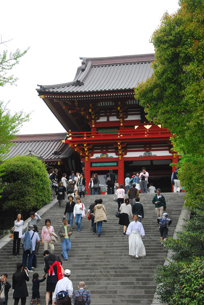 Stairs leading to the main shrine, Tsurugaoka Hachiman-gu