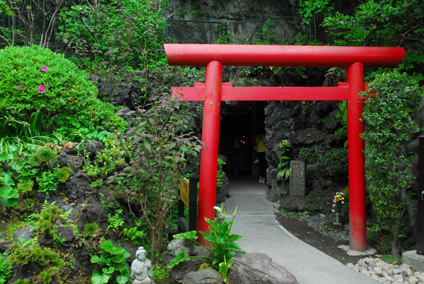 Torii gate to the benten kutsu cave, Hase-dera Temple, Kamakura