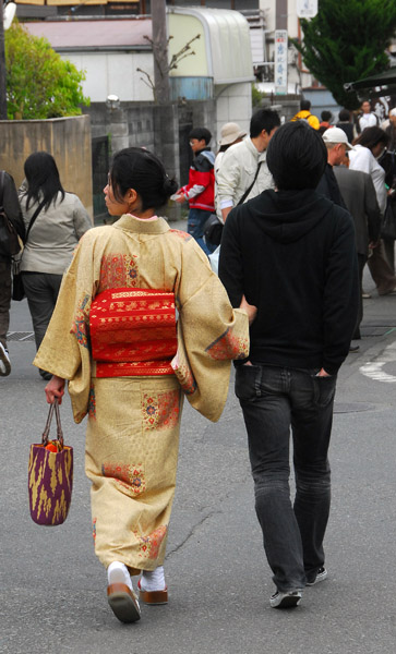 Japanese woman in a kimono, Kamakura