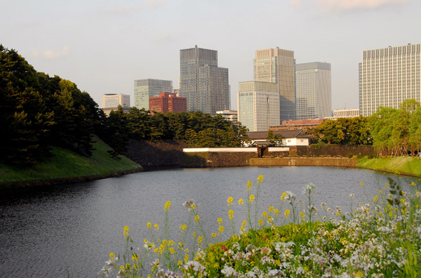 Tokyo Imperial Palace, moat on the south side