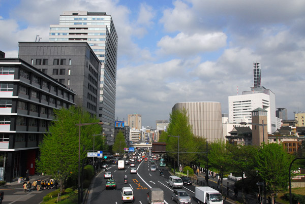 Looking east the main road by Yasukani Shrine, Tokyo