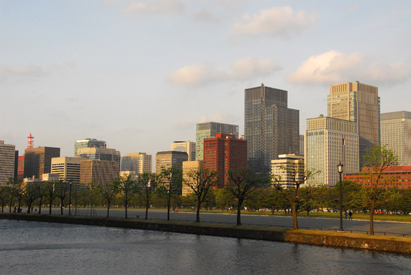 Central Tokyo with the moat of the Imperial Palace