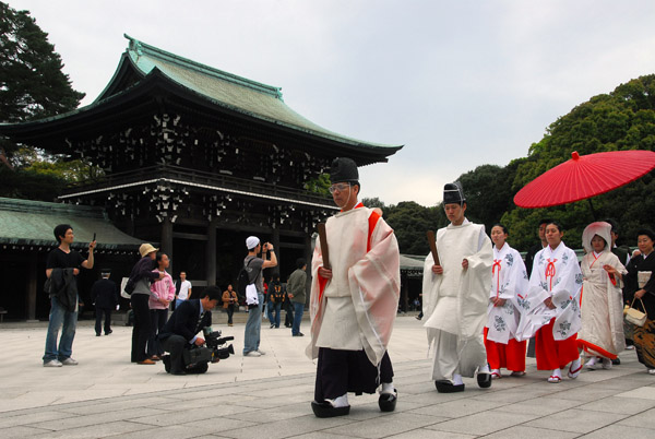 Wedding procession, Meiji Shrine, Tokyo