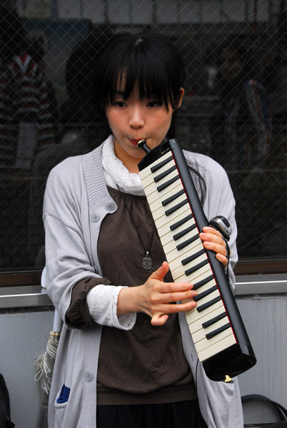 Street musician, Harakuju Station, Tokyo-Shibuyu