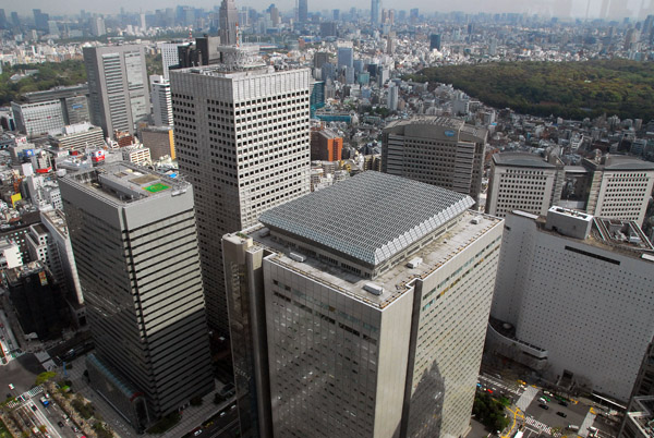 View SE from City Hall - Shinjuku - NS Building, KDDI Building, Shinjuku Monolith