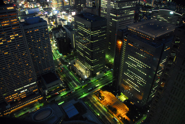 Streets below Tokyo Metropolitan Government Building, Keio Plaza Hotel