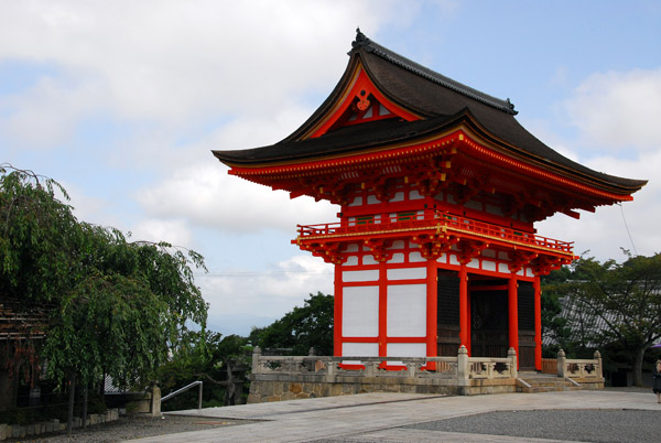 West Gate at the top of Kyoto's Teapot Lake (Chawan-zaka)