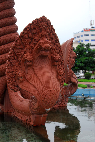 Concrete naga fountain, post-Khmer Rouge replacement, Preah Sihanouk Blvd