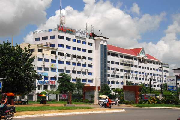 Phnom Penh Center Office Building, Sotheros Blvd, south of Sihanouk Blvd
