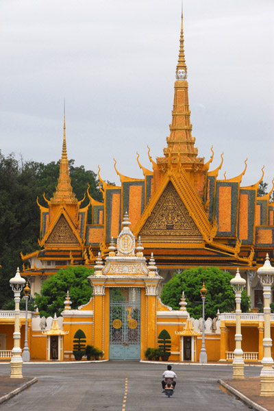 Victory Gate and Throne Hall, Phnom Penh