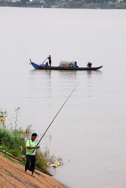 Fisherman on the banks of the Tonle Sap