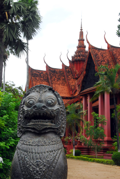 Lion statue outside the Cambodian National Museum