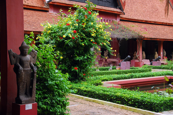Courtyard, Cambodian National Museum