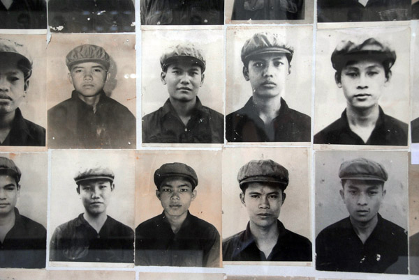 I believe those with hats were former Khmer Rouge who were denounced and then executed