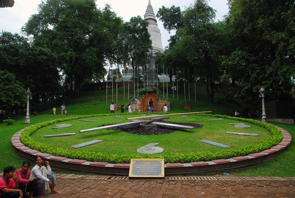 Flower clock beneath Wat Phnom, Phnom Penh