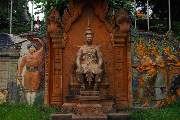 King Sisowath monument at the base of Wat Phnom