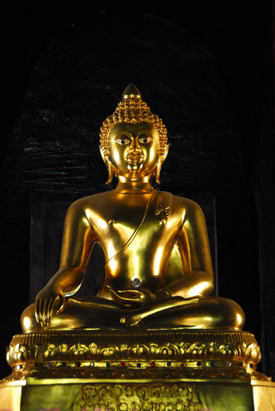 Buddha image, Ordination Hall, Wat Phra Singh