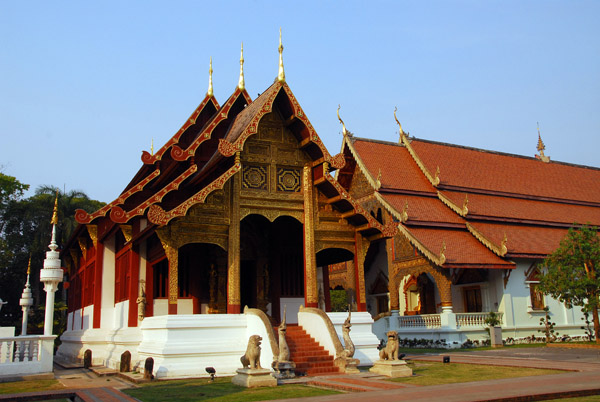 Ordination hall with the Main Prayer Hall, Wat Phra Singh