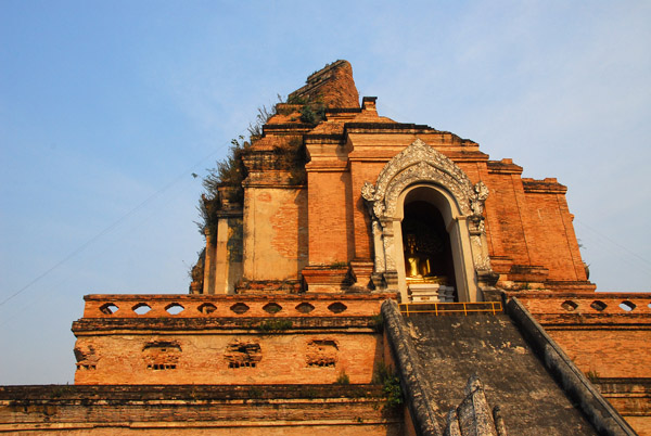 Main stupa, Wat Chedi Luang, partially restored