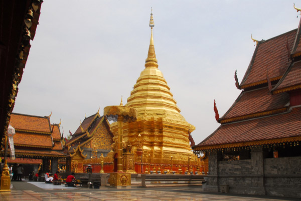 Main courtyard, Wat Phra That Doi Suthep