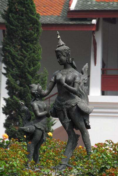 Kinaree mother and child, Bhubing Palace