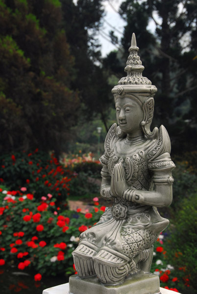 Ceramic statue in the garden of Bhubing Palace