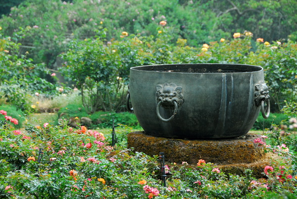 Palace garden, Bhubing Palace - Phra Tamnak Phu Phing