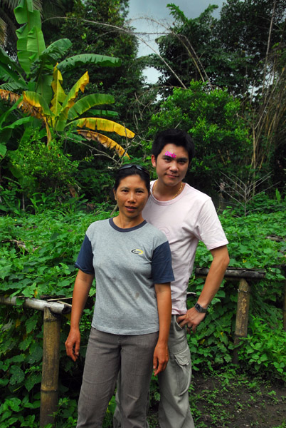 Jeng and his mother