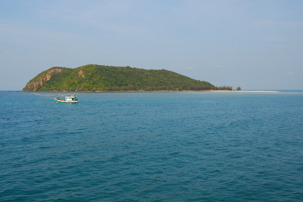 Island southwest of Ko Pha-Ngan (Ko Tae Nok)