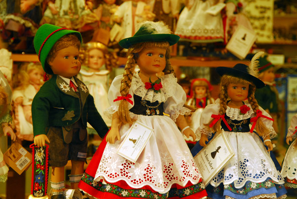 Dolls in traditional Bavarian dress, Oberammergau