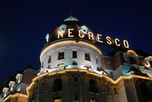 Hôtel Negresco, Promenade des Anglais, Nice - illuminated at night
