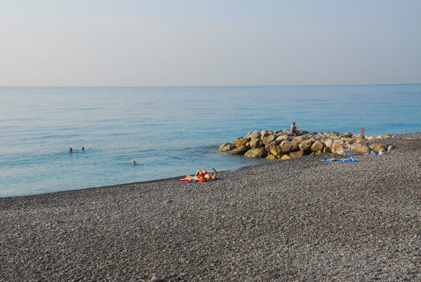 Rocky beach of Nice, overrated