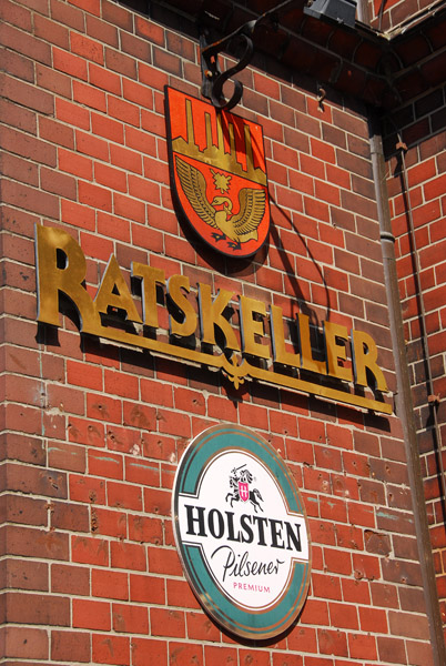 Neumnster Rathaus - Ratskeller