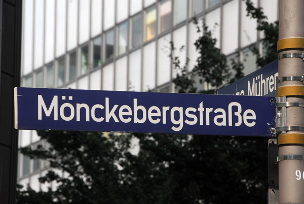 Mnckebergstrae, Hamburg's main shopping street
