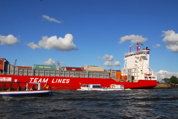Team Lines MV Livland (Germany) Port of Hamburg