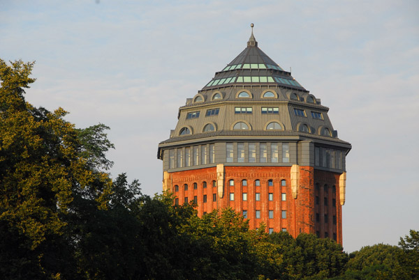 Old watertower in Schanzenpark converted into a Mvenpick hotel