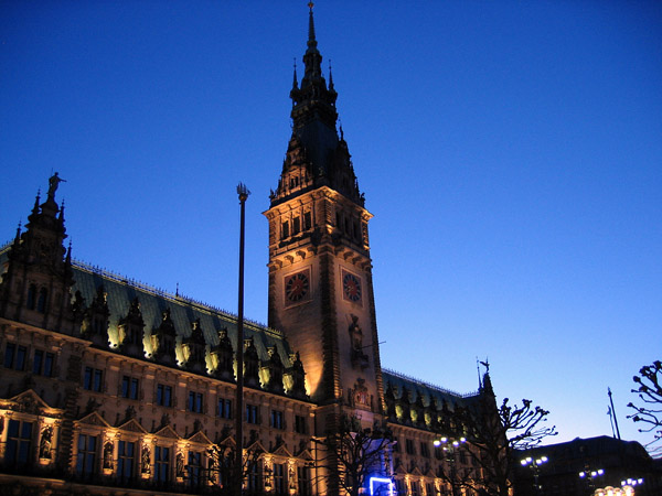 Hamburg - Rathaus, illuminated