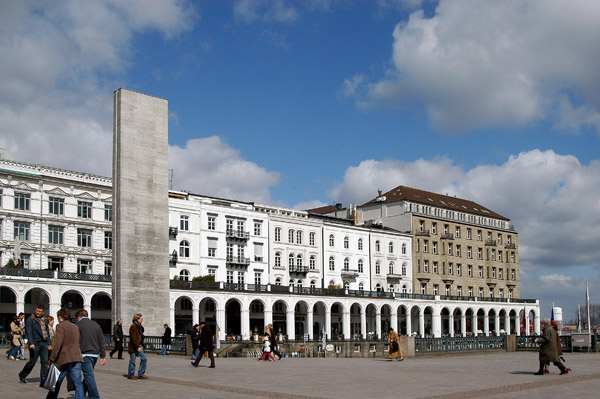 Hamburg - Rathausmarkt, Kriegsdenkmal - War Memorial, Alsterarkaden