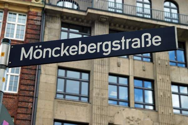 Mnckebergstrae, Hamburg's main shopping street