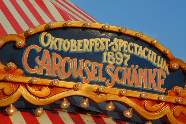 Mnchen - Carousel Schnke